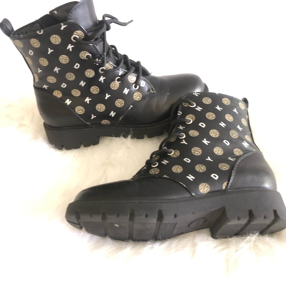 DKNY Stassi Boots Girls Shoes Size 2